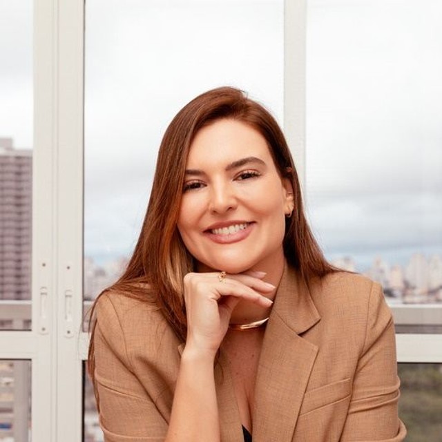 Camila Campello, farmacêutica especialista em estética em Ubatuba